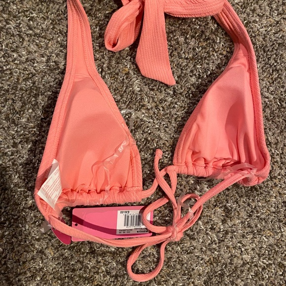 Juniors' Ninety-Nine Degrees° Multi-Way Triangle Bikini Top. - Picture 6 of 7